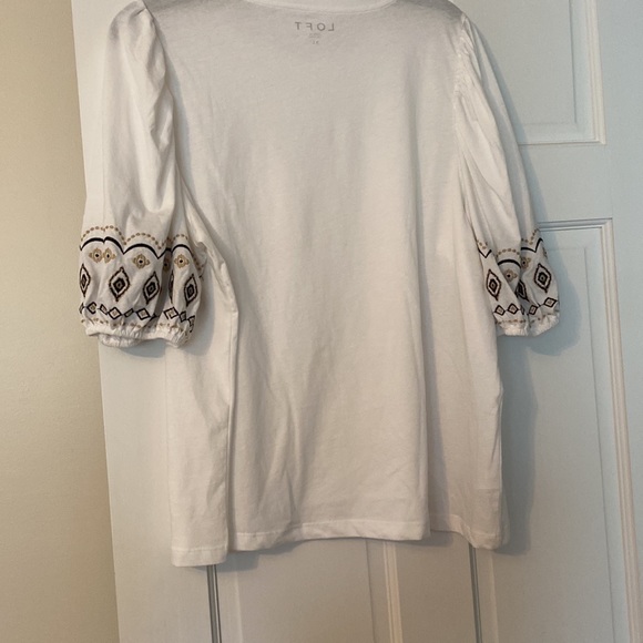 LOFT White Embroidered Sleeve Shirt XL. NWOT - Picture 2 of 5